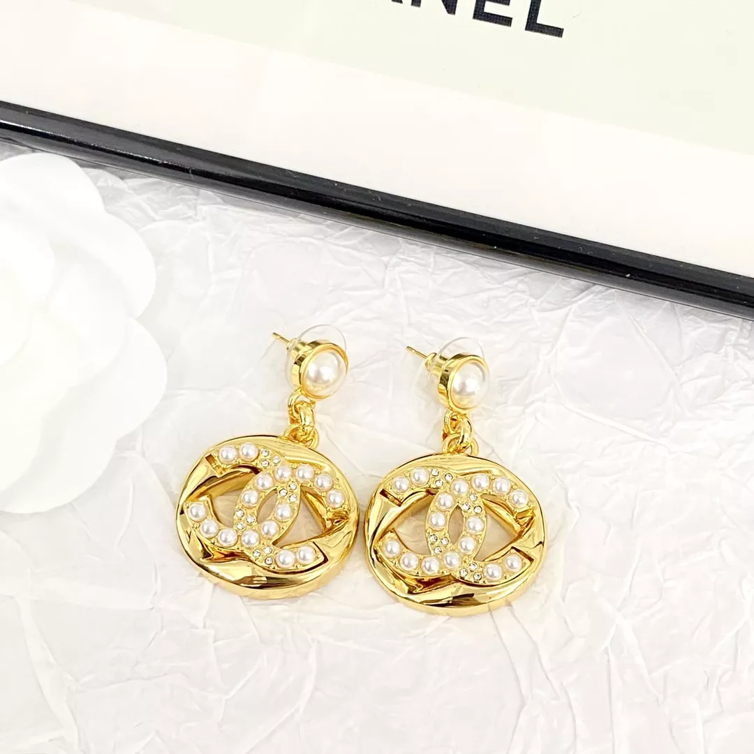 chanel boucles doreilles pour femme s_1270b303